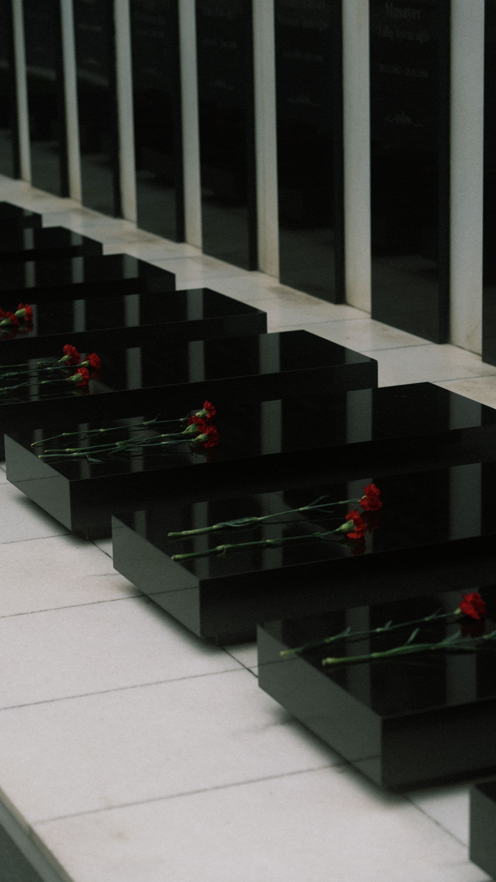 Fotografare lapidi senza il cimitero sullo sfondo