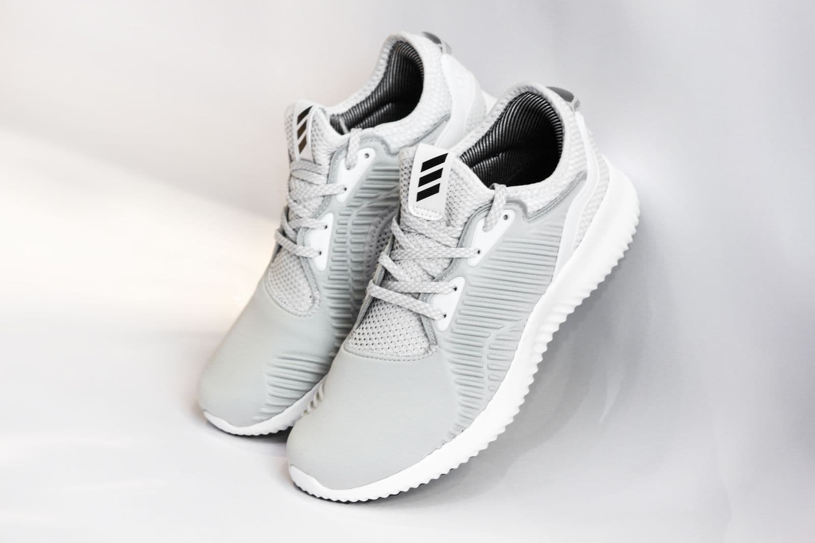 Sneaker Photography for Resale: The Shot List That Sells
